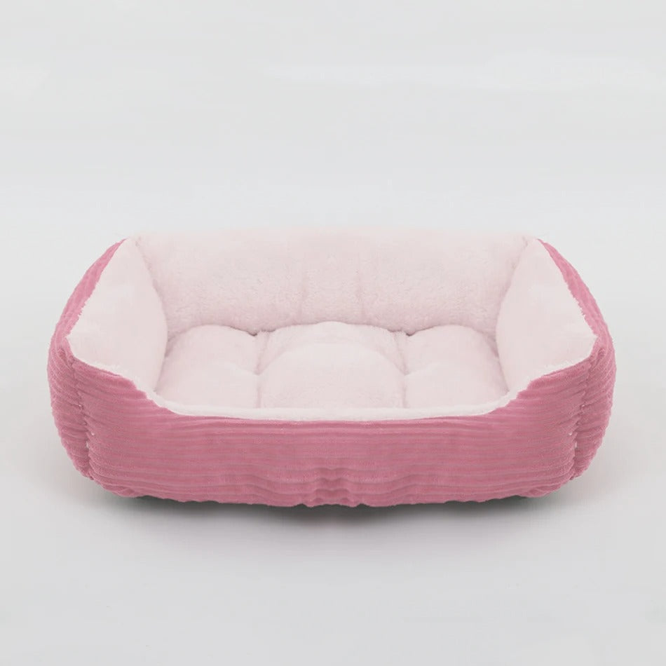 Coussin chien rose doux